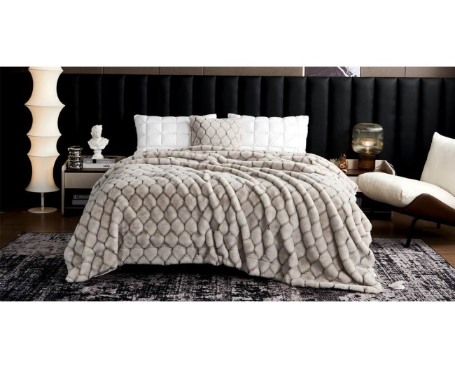 Адриана фото